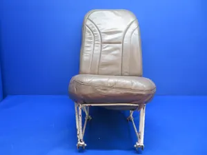 Piper PA-28-180 Cherokee Front Seat Assy Co-Pilot P/N 68059-06 (0323-638)